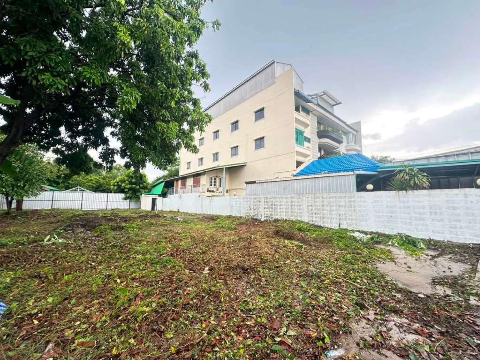 ที่ดิน ซอยปรีดีพนมยงค์ 14 แยก 16 / 98 ตร.วา (ขาย), Land plot at Soi Pridi Phanomyong 14 Intersection 16 / 98 Square Wa (FOR SALE) GNG265