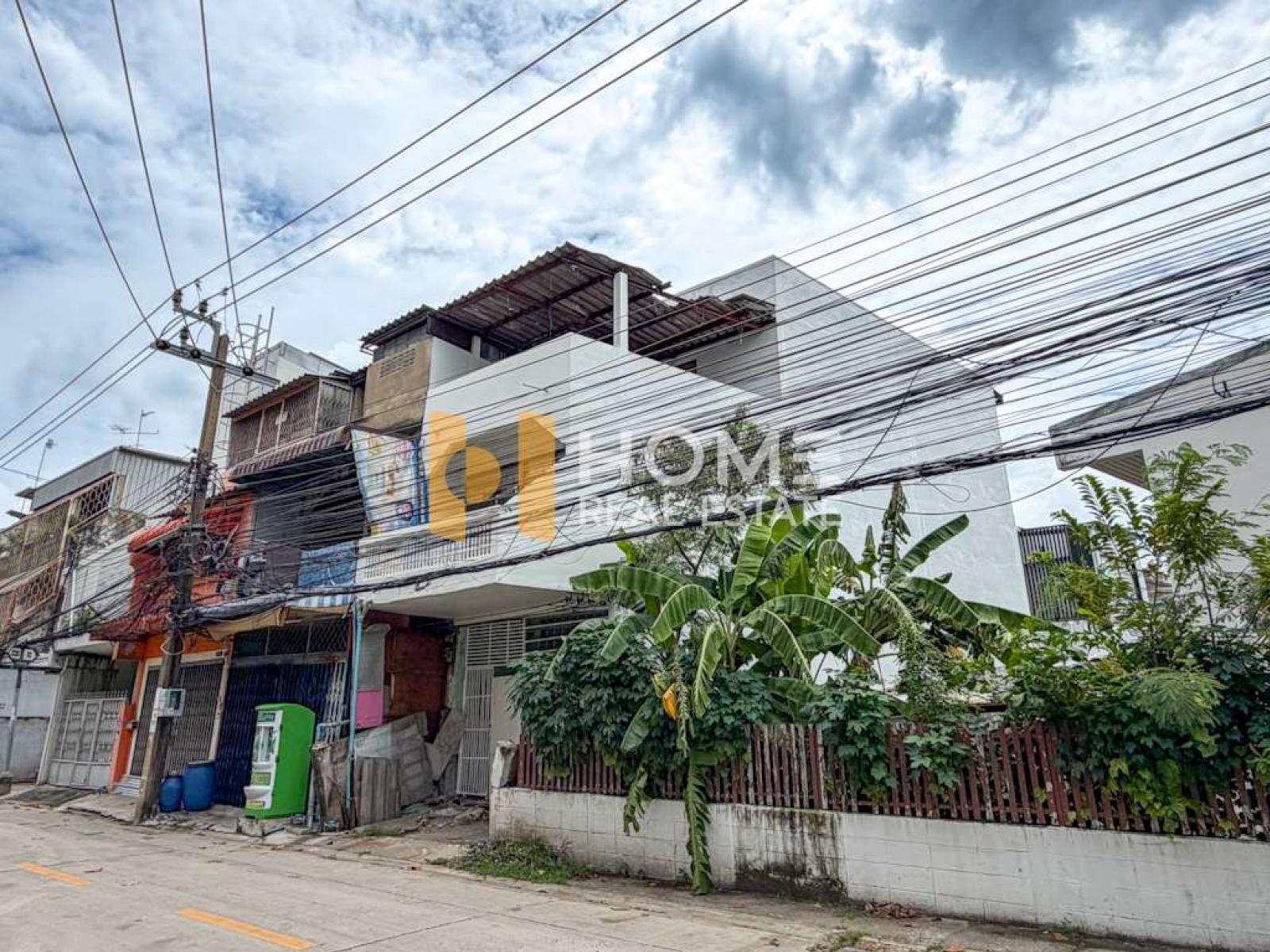 อาคารพาณิชย์ ซอยปรีดีพนมยงค์  42 / 2 ชั้น (ขาย), Commercial building, Soi Pridi Phanomyong 42 / 2 Storey (FOR SALE) GNG262