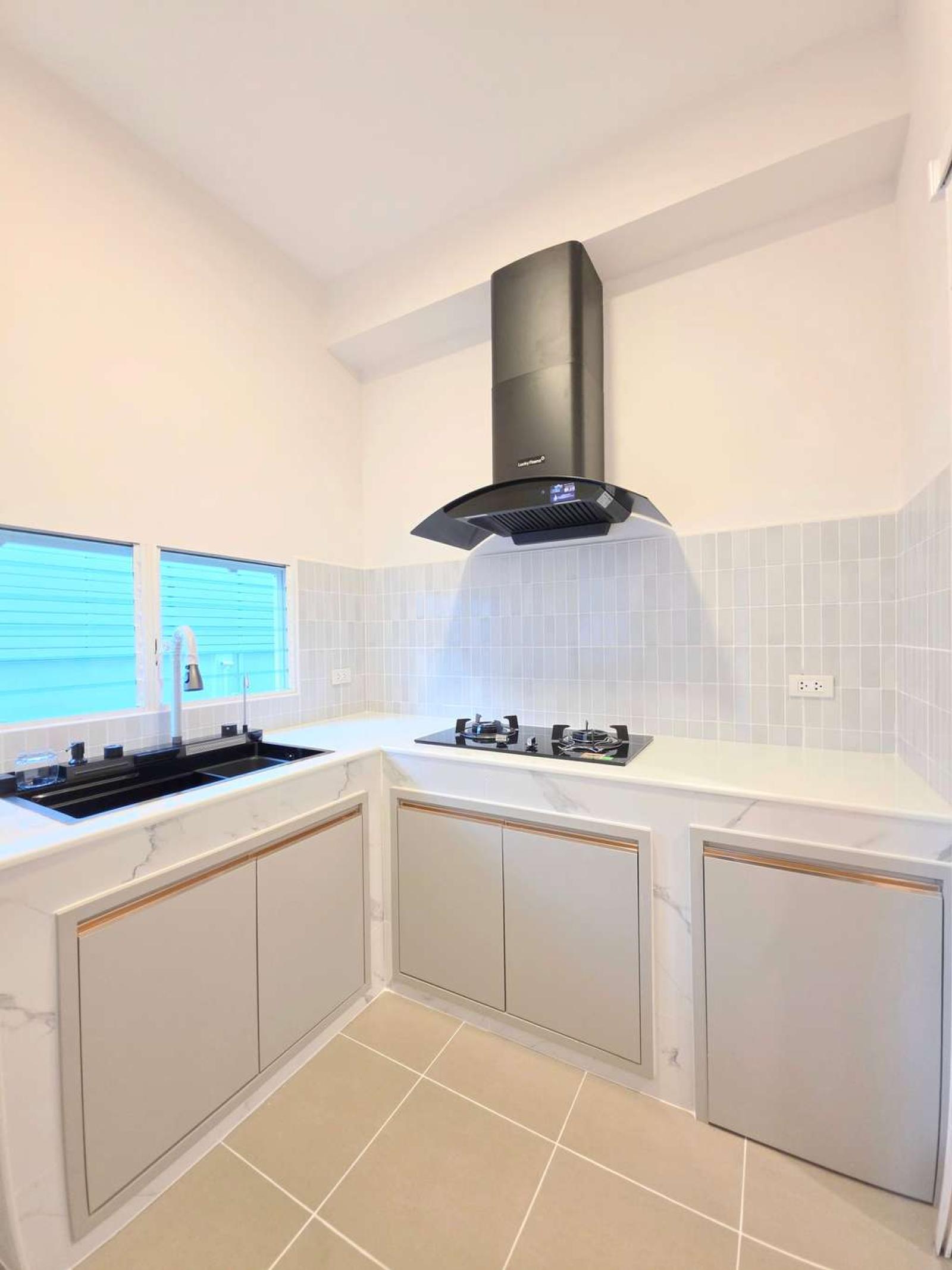 มัณฑนา เลค วัชรพล / 4 ห้องนอน (ขาย), Mantthana Lake Watcharapol / 4 Bedrooms (FOR SALE) TAN917