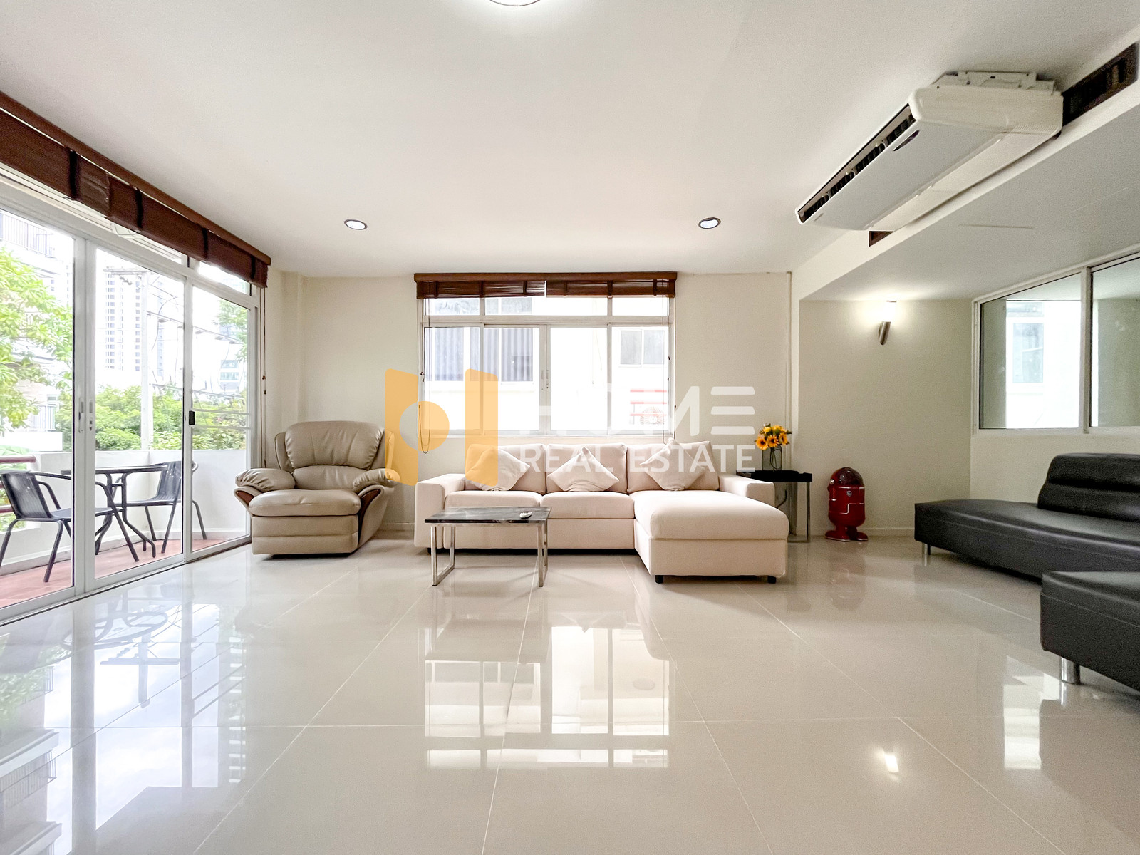 บ้านแฝด 40 ตร.วา. สุขุมวิท 31 / 5 ห้องนอน (ให้เช่า), Twin house 40 sq.wa., Sukhumvit 31 / 5 Bedrooms (FOR RENT) PALM909