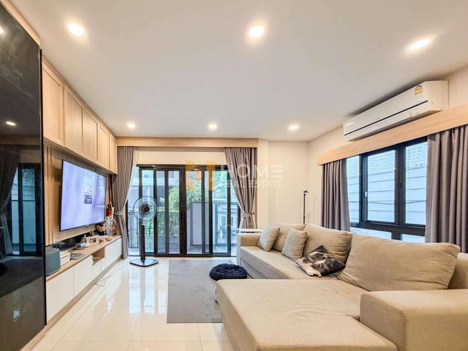 เซนโทร ราชพฤกษ์ - สวนผัก 2 / 4 ห้องนอน (ขาย), CENTRO Ratchapruek - Suanpak 2 / 4 Bedrooms (FOR SALE) BALL486