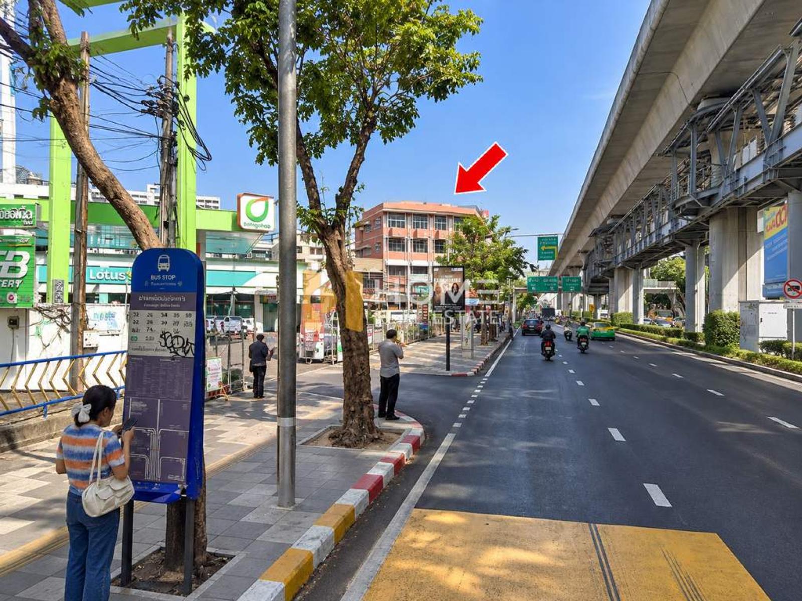 ที่ดินพร้อมสิ่งปลูกสร้าง ปากซอย พหลโยธิน 35 ใกล้เมเจอร์รัชโยธิน / 206 ตร.วา (ขาย), Land with buildings for sale at the entrance of Soi Phahonyothin 35, near Major Ratchayothin. / 206 Square Wa (FOR SALE) PALR021