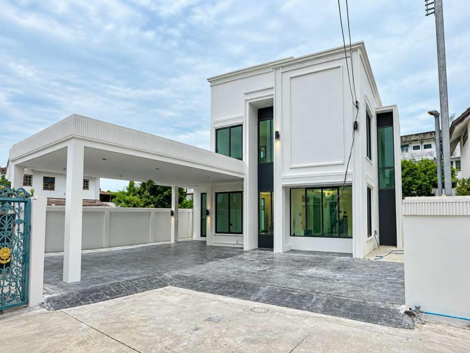 บ้านเดี่ยวรีโนเวท ใจกลางแยกรัชโยธิน / 4 ห้องนอน (ขาย), Renovated detached house in the heart of Ratchayothin intersection. / 4 Bedrooms (FOR SALE) PALR004