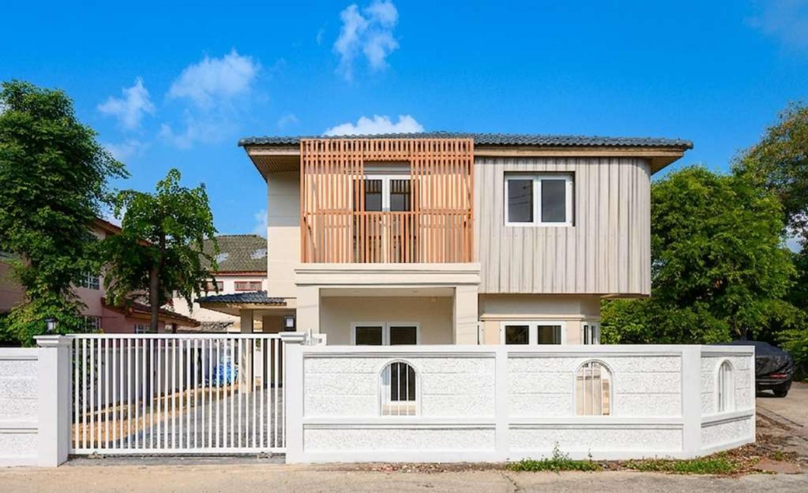 บ้านเดี่ยวรีโนเวท หมู่บ้าน ทองสถิตย์วิลล่า รามอินทรา 34 / 4 ห้องนอน (ขาย), Renovated detached house in Thong Sathit Villa, Ramintra 34. / 4 Bedrooms (FOR SALE) PALR036