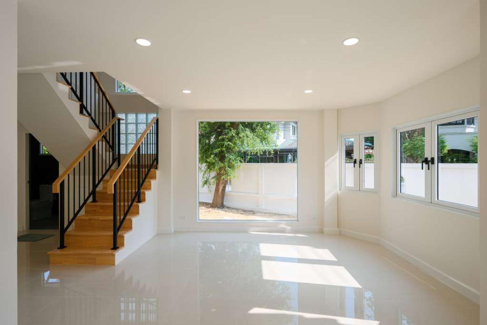 บ้านเดี่ยวรีโนเวท หมู่บ้าน ทองสถิตย์วิลล่า รามอินทรา 34 / 4 ห้องนอน (ขาย), Renovated detached house in Thong Sathit Villa, Ramintra 34. / 4 Bedrooms (FOR SALE) PALR036