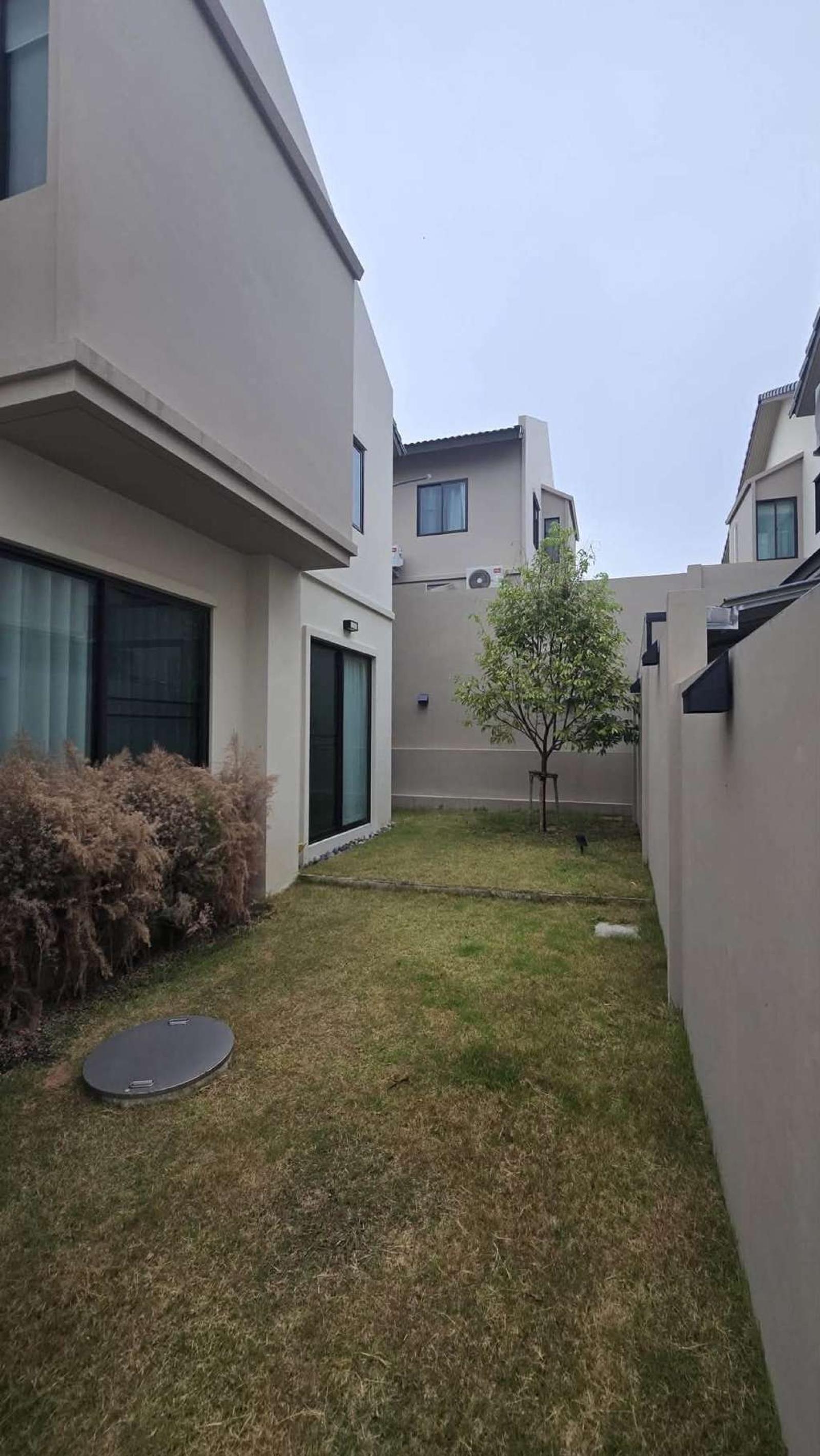 เองเกิ้ล เฮ้าส์ โรงโป๊ะ - มอเตอร์เวย์ 7 / 4 ห้องนอน (ให้เช่า), Engel Haus Rongpo - Motorway 7 / 4 Bedrooms (FOR RENT) KP205