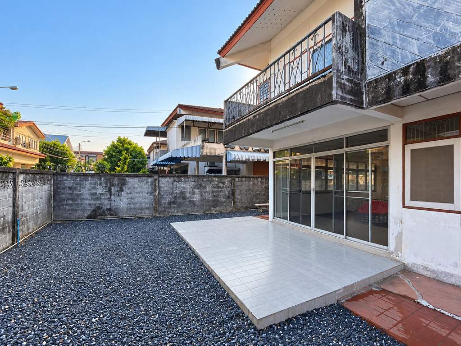 หมู่บ้านอมรพันธ์ 9 รุ่น 1 ซอย เสนานิคม 1 / 3 ห้องนอน (ขาย), Amornphan Village 9, Phase 1, Soi Senanikom 1 / 3 Bedrooms (FOR SALE) PALR048
