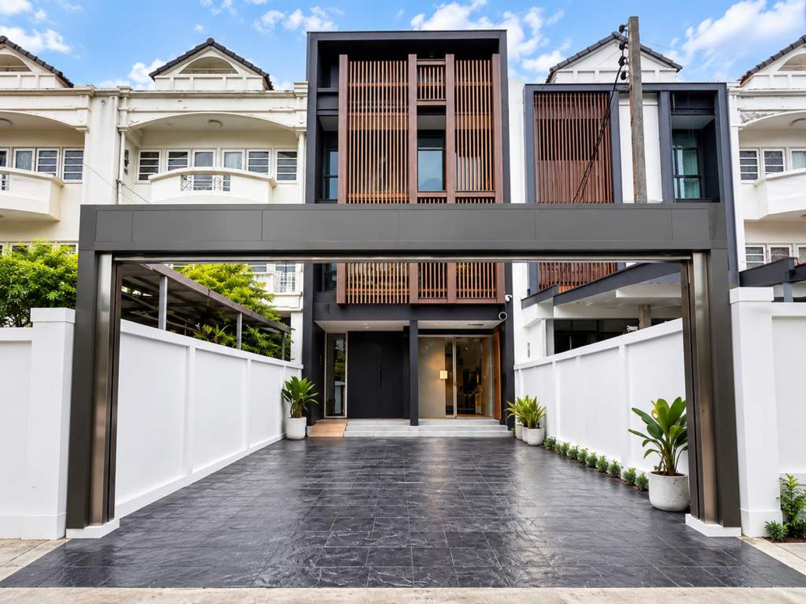 บ้านเดี่ยวรีโนเวท ริต้าเฮาส์ ซอยลาดพร้าว 1 / 3 ห้องนอน (ขาย), Renovated detached house, Rita House, Soi Ladprao 1. / 3 Bedrooms (FOR SALE) PALR005