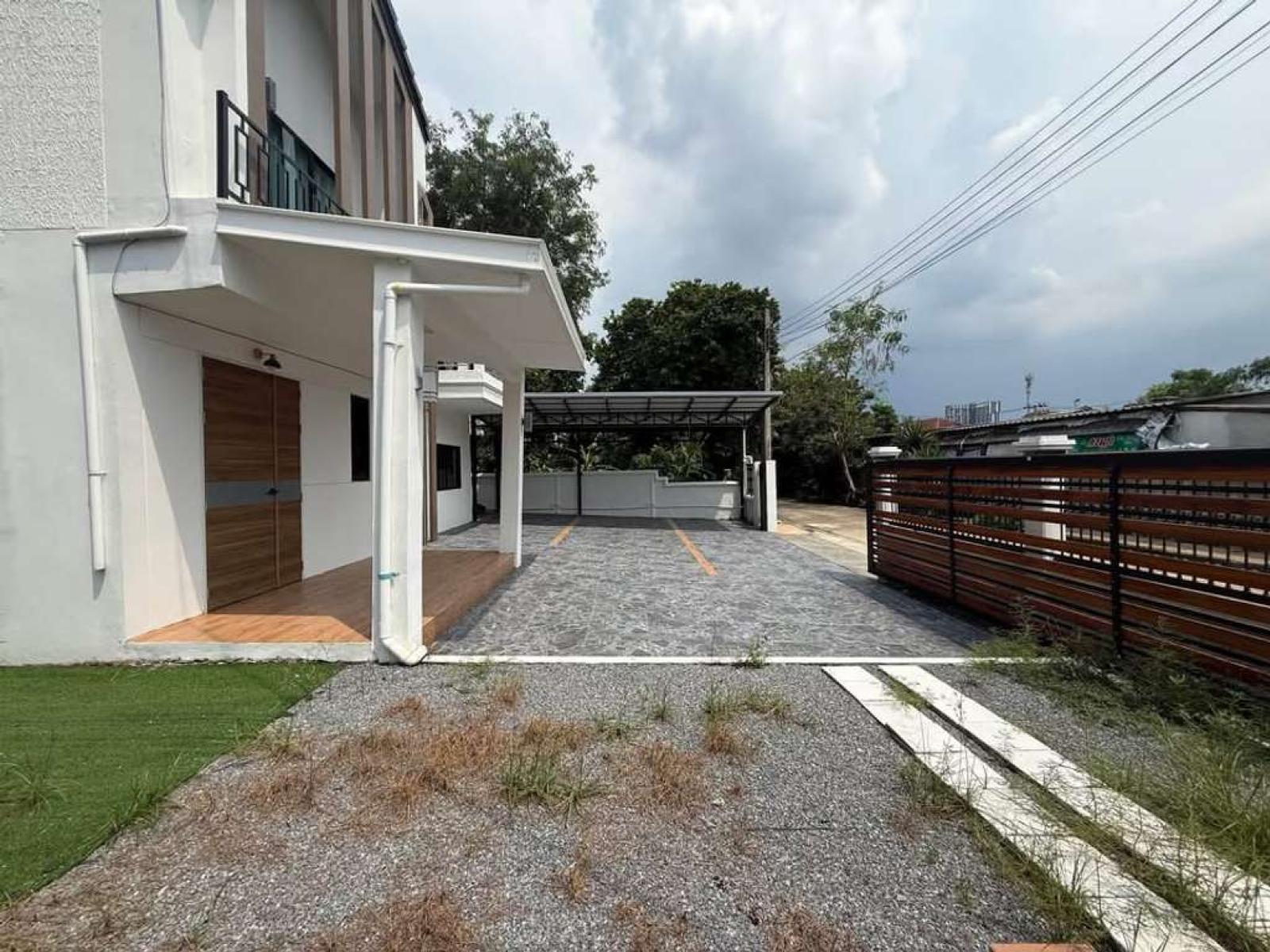 หมู่บ้านสินทรัพย์นคร พุทธมณฑลสาย 2 / 4 ห้องนอน (ขาย), Sinlapasath Village, Phutthamonthon Sai 2 / 4 Bedrooms (FOR SALE) BALL495