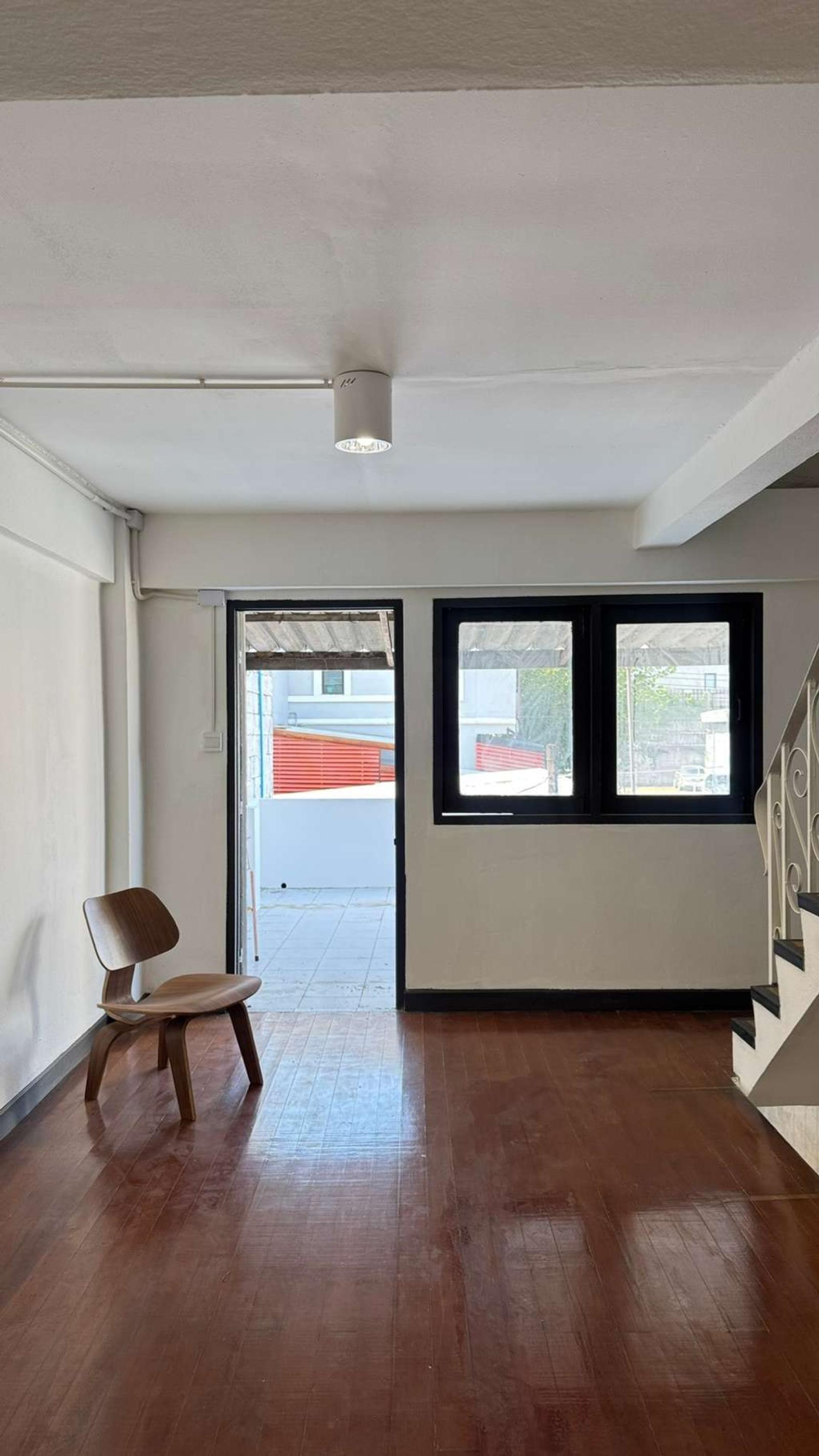 อาคารพาณิชย์ ติดถนนใหญ่พัฒนาการ / 4 ชั้น (ขาย), Commercial building on Phatthanakan Road / 4 Storey (FOR SALE) FAS115