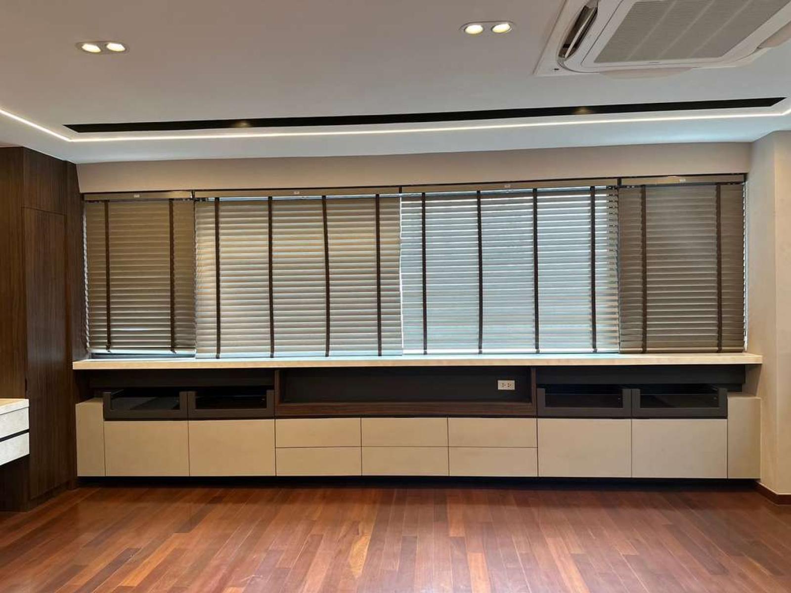 Ploenchit Condominium / 3 Bedrooms (FOR SALE), เพลินจิต คอนโดมิเนียม / 3 ห้องนอน (ขาย) GNG317