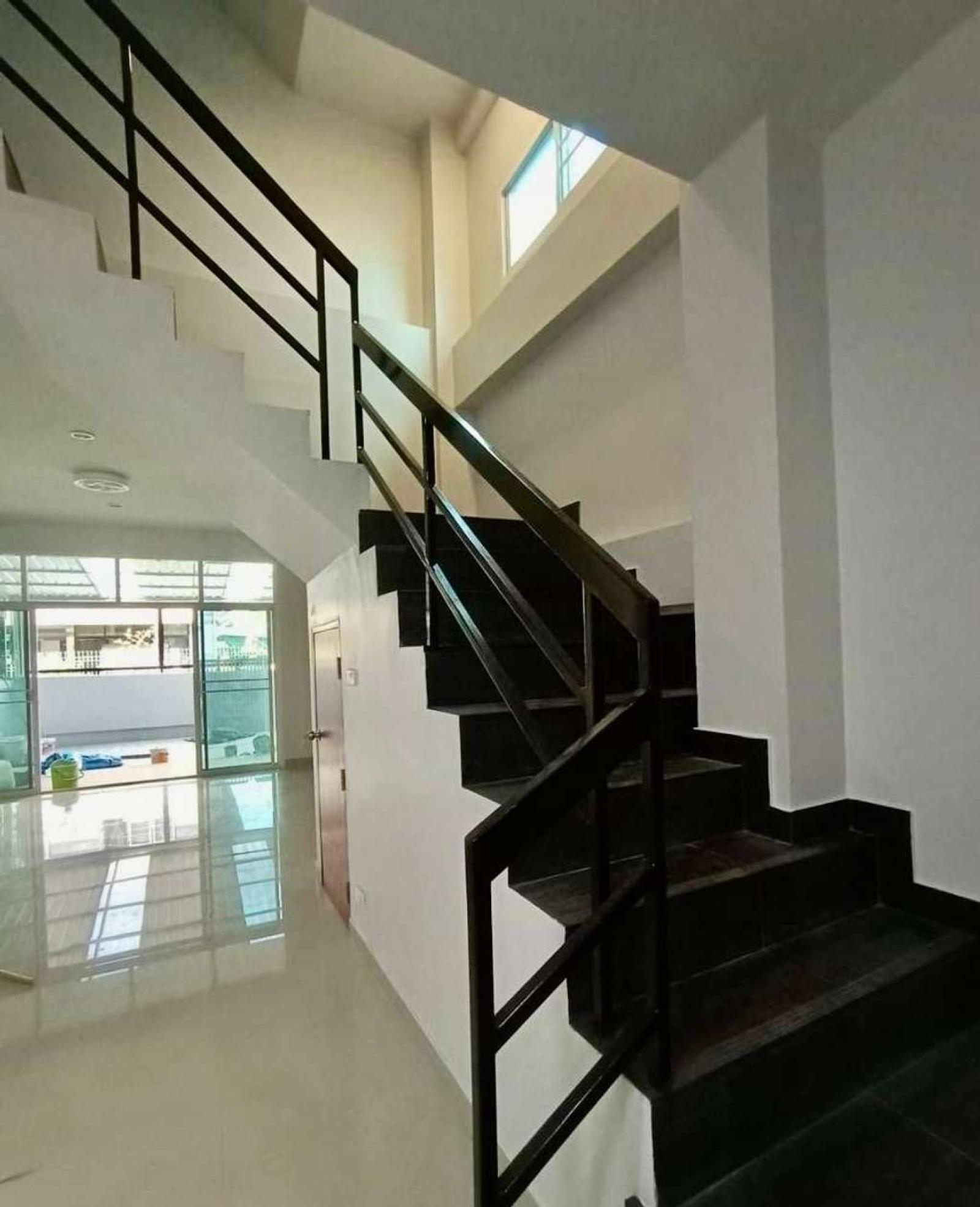 โฮมออฟฟิศ ศรีนครินทร์ 38 / 3 ห้องนอน (ขาย), Home office, Srinakarin 38 / 3 Bedrooms (FOR SALE) GNG324