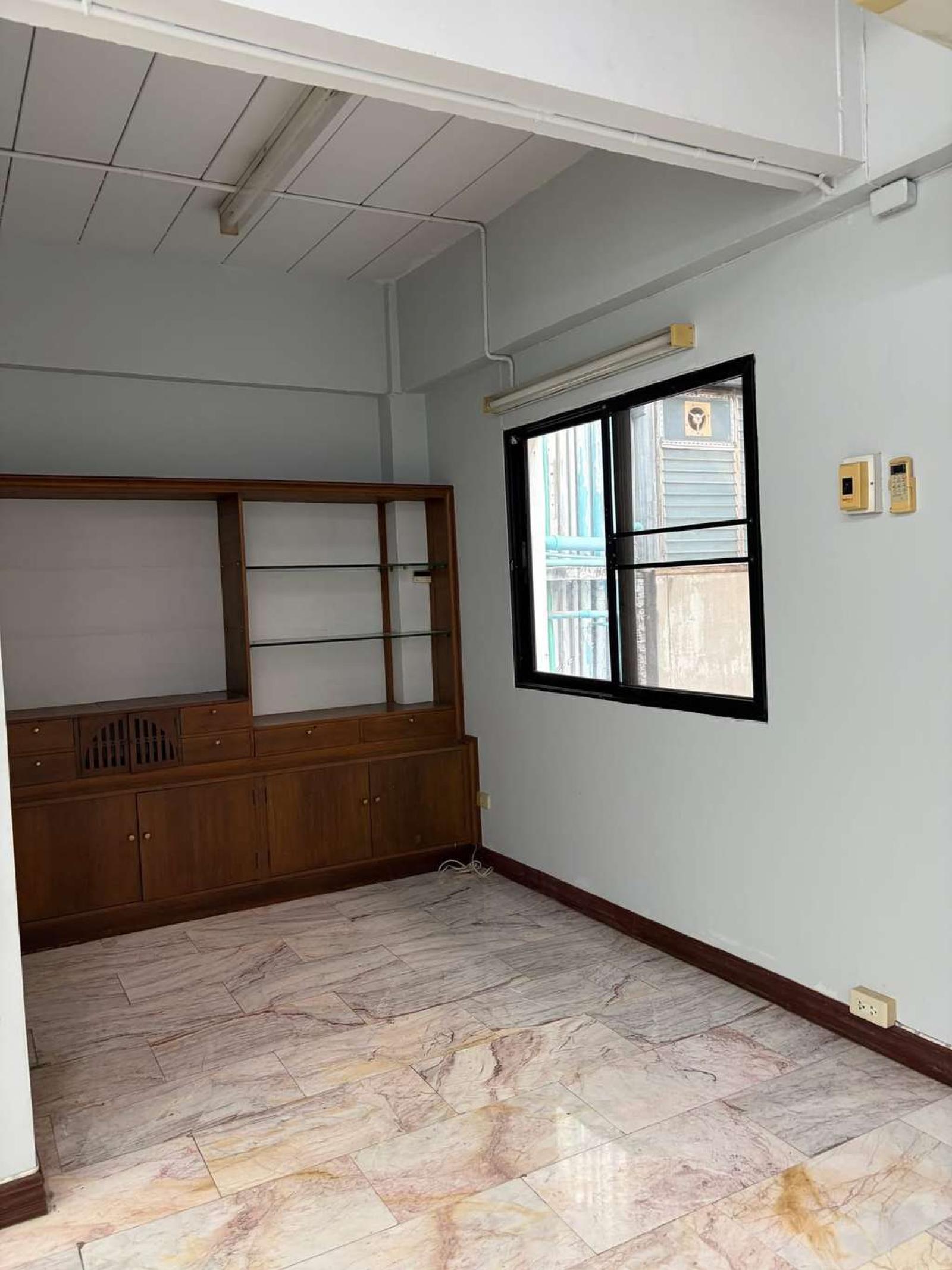 ทาวน์โฮม ซอยทองหล่อ 7 (เช่า 1 หลัง) / 6 ห้องนอน (ให้เช่า), Townhouse for rent in Soi Thonglor 7 (1 unit available) / 6 Bedrooms (FOR RENT) GNG329